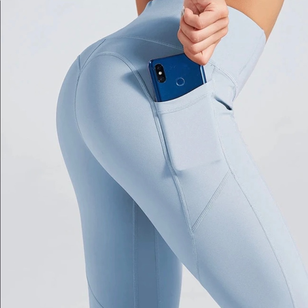 Light blue athletic leggings